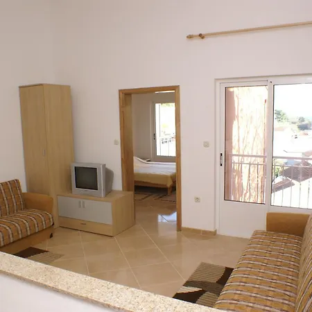 2593b Apartament *
